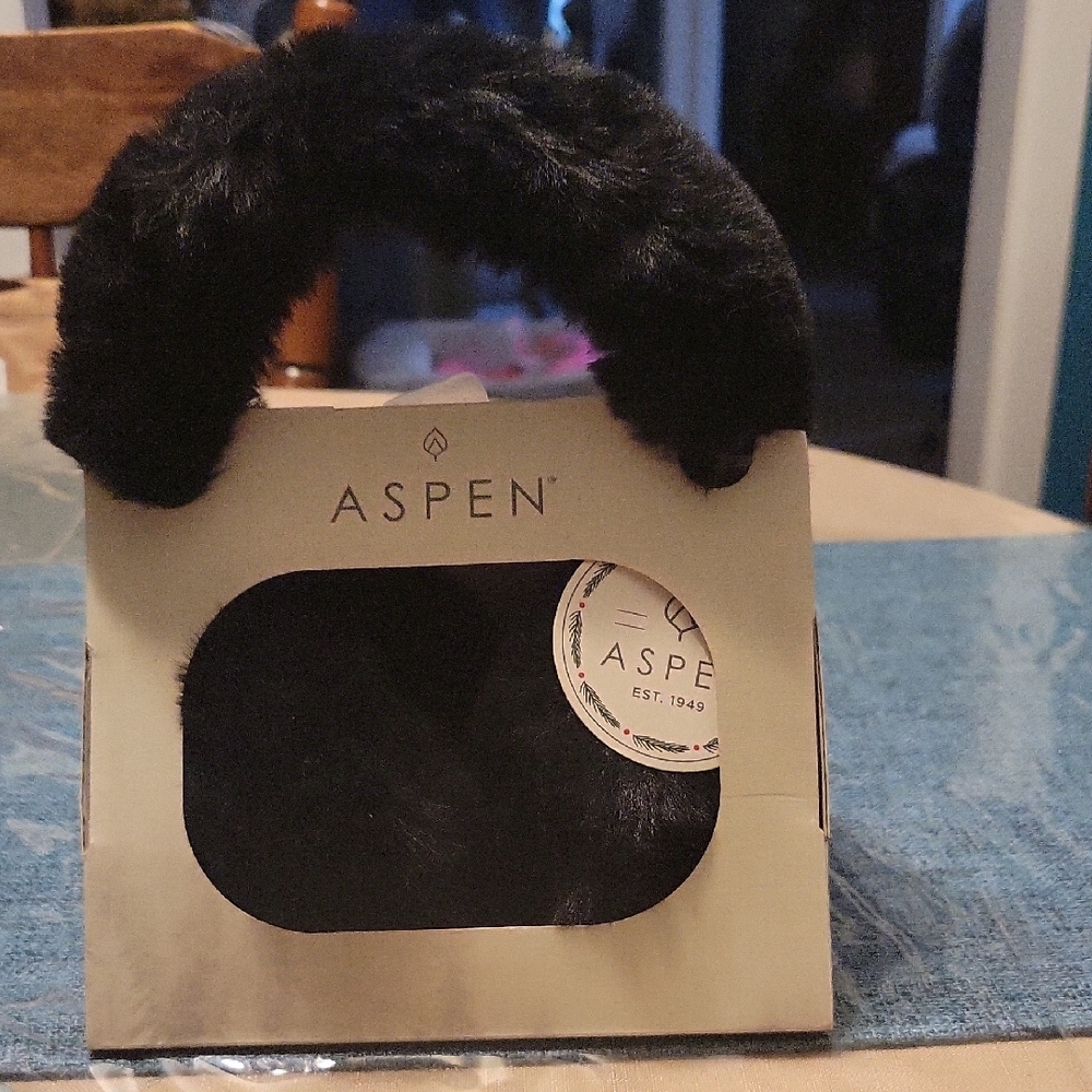 Aspen Black Faux Fur Handbag - Picture 4 of 4